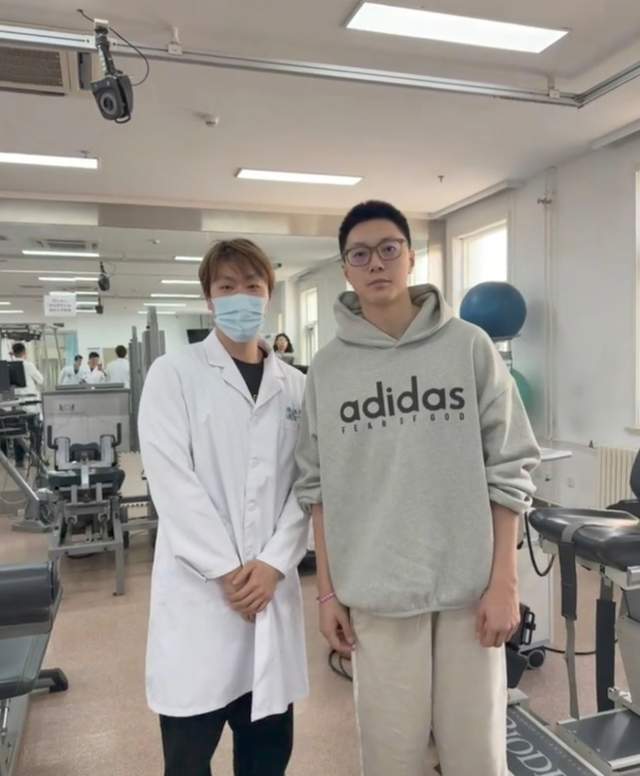 开云官网-正式退出！广东核心无奈，济南小伙曝出原因，杜锋批准，徐杰祝福